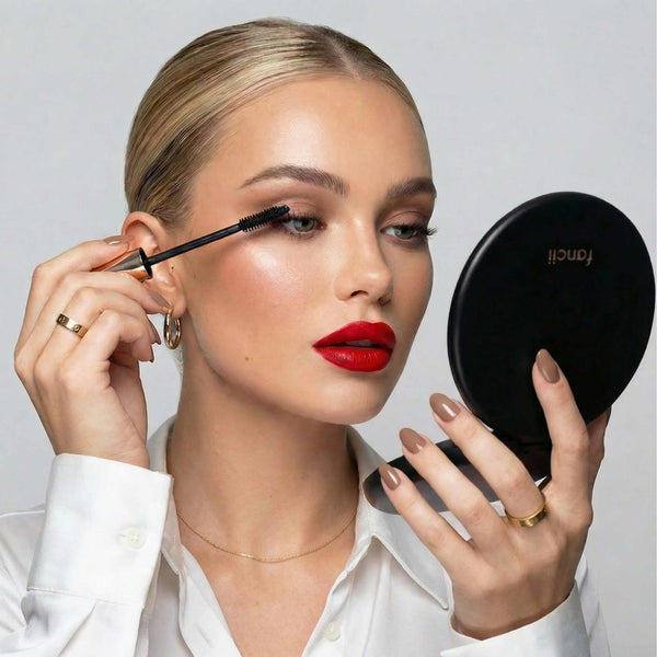 Fancii Taylor LED Lighted Compact mirror with 10x Magnification Weekender Charcoal Chic CHARCOAL CHIC

Black / 10x Magnifying Mirror CHARCOAL CHIC 
White / 10x Magnifying Mirror CHARCOAL CHIC 