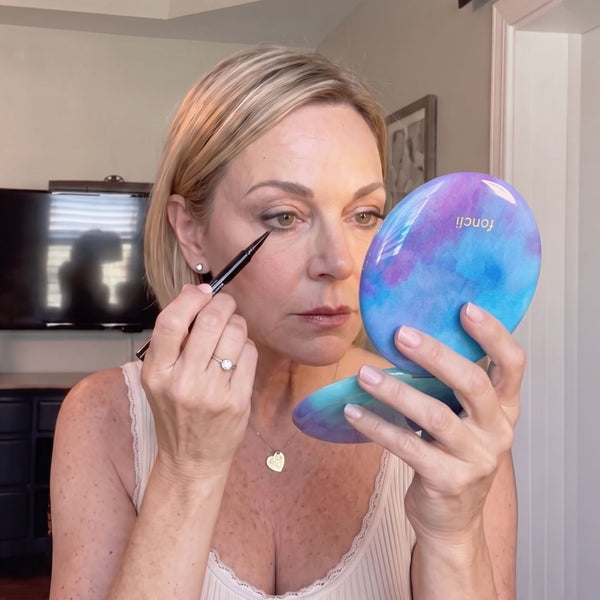 Travel Mirror and Taylor Lighted Compact by Fancii in 
White / 10x Magnifying Mirror LAVENDER LAGOON 
Black / 10x Magnifying Mirror LAVENDER LAGOON 